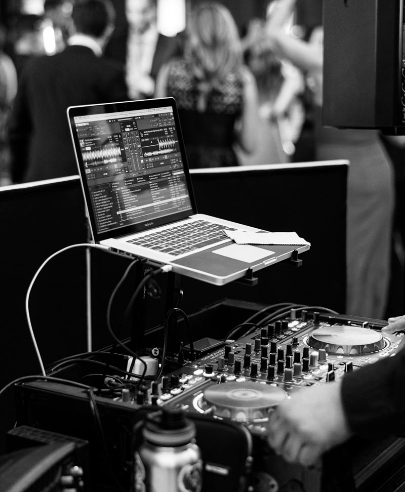 Djs Near Chicago